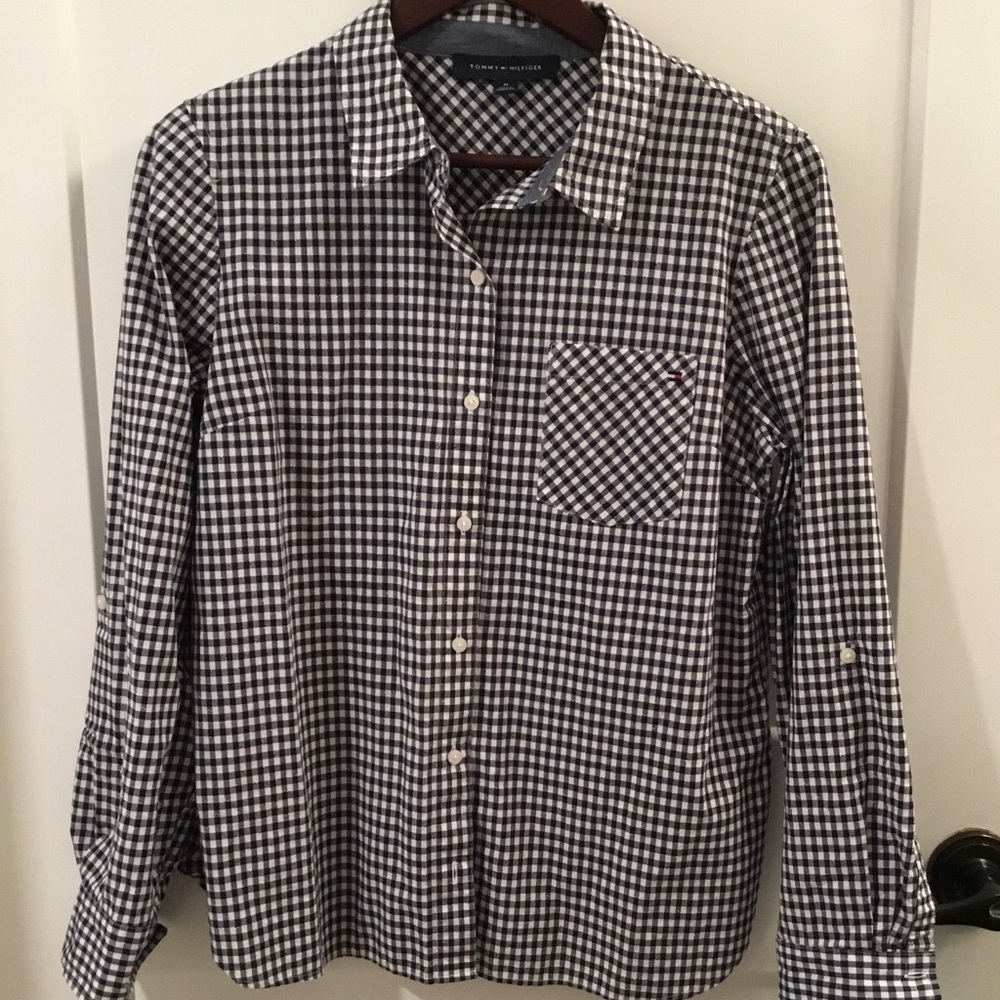 Tommy Hilfiger ladies Medium button down cotton top.
